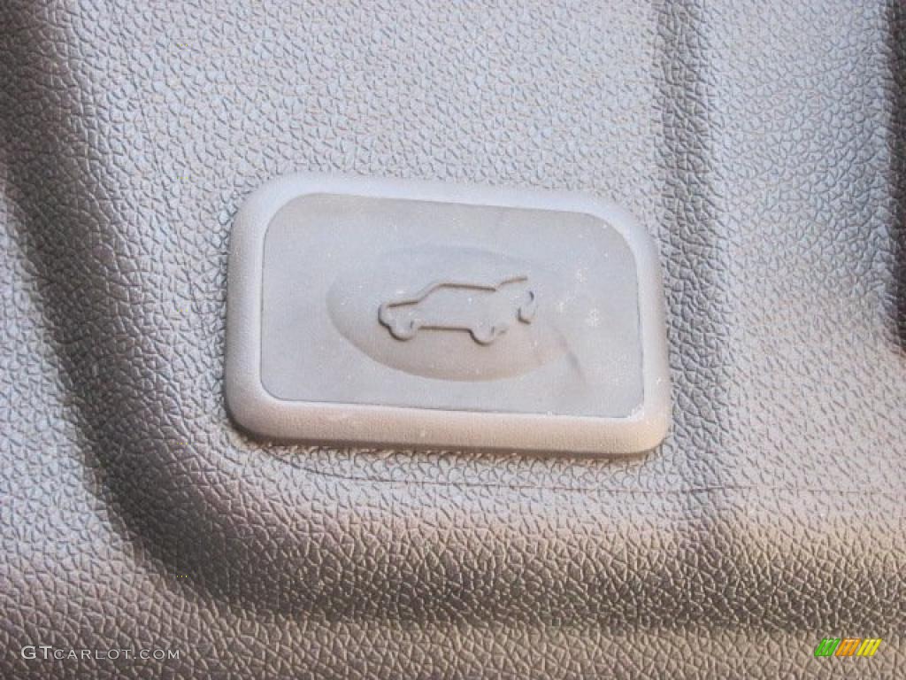 2008 Enclave CXL AWD - White Opal / Ebony/Ebony photo #29