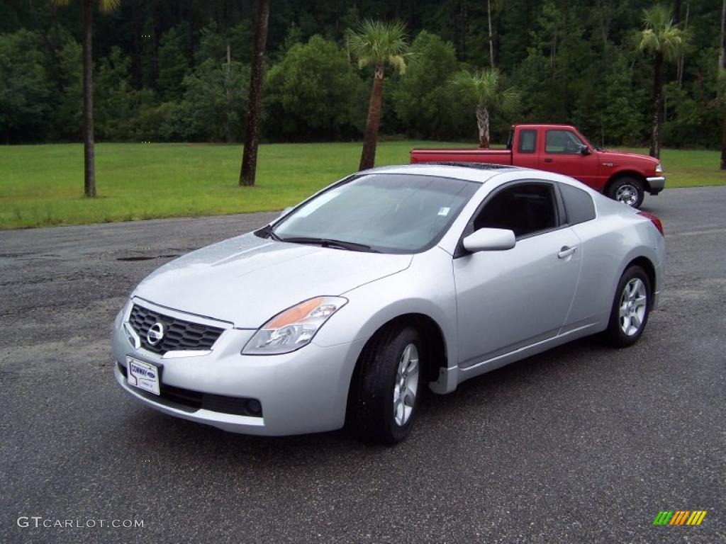 2008 Altima 2.5 S Coupe - Radiant Silver Metallic / Charcoal photo #1