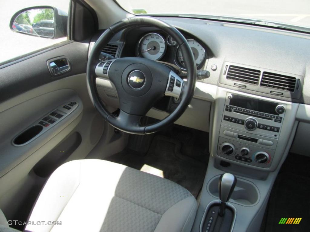 2007 Cobalt LT Sedan - Ultra Silver Metallic / Gray photo #5