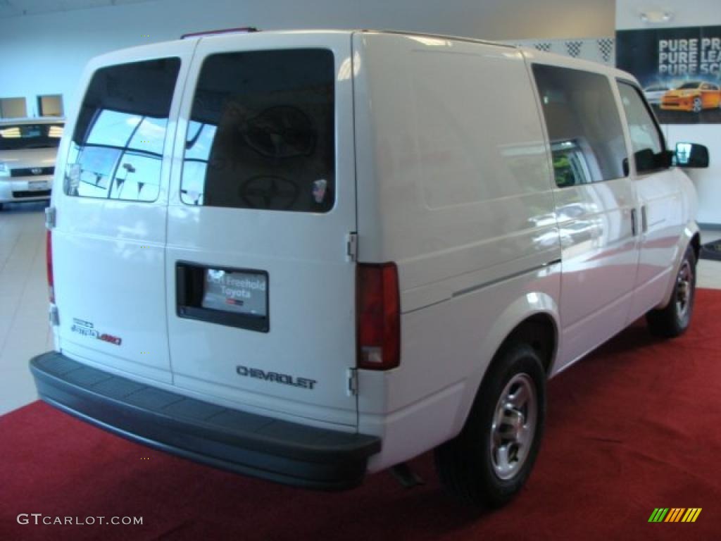2005 Astro AWD Cargo Van - Summit White / Medium Gray photo #9