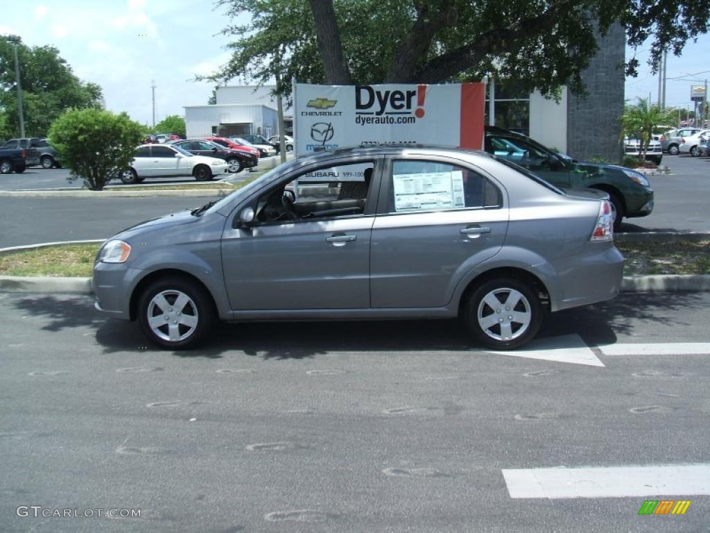2010 Aveo LT Sedan - Medium Gray / Charcoal photo #3
