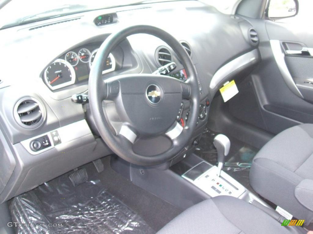 2010 Aveo LT Sedan - Medium Gray / Charcoal photo #8