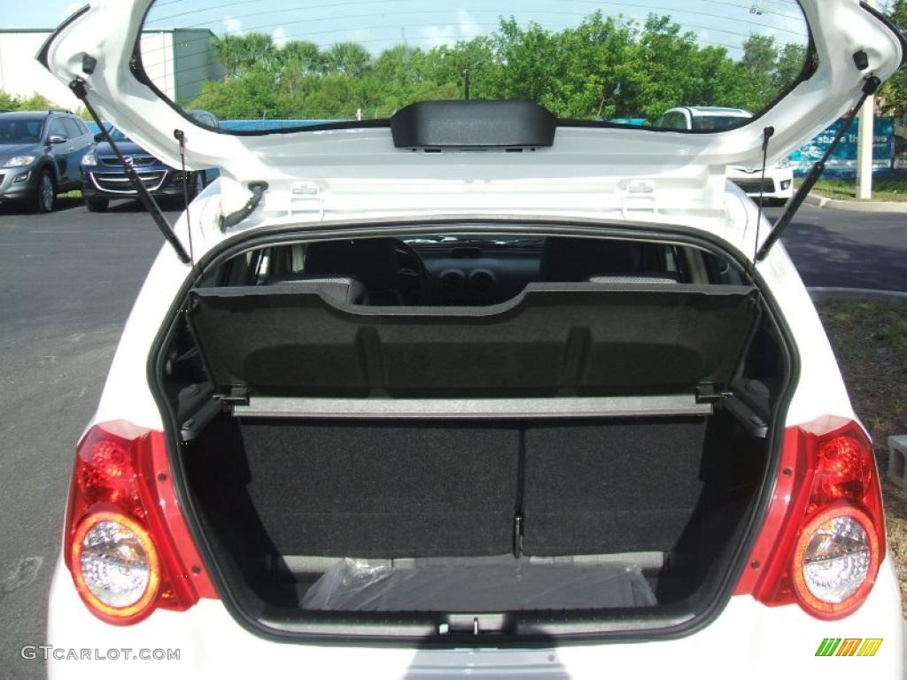 2010 Aveo Aveo5 LT - Summit White / Charcoal photo #6