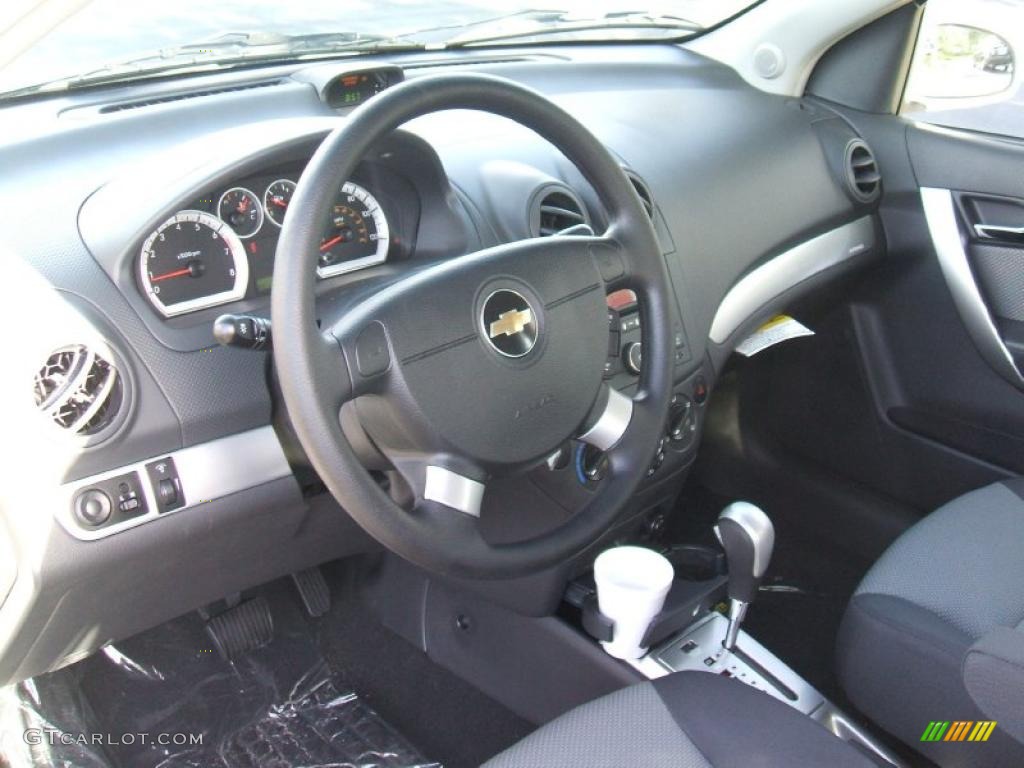 2010 Aveo Aveo5 LT - Summit White / Charcoal photo #9