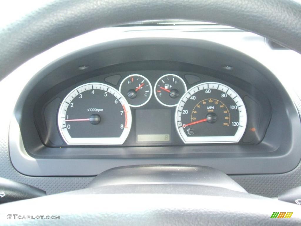 2010 Aveo Aveo5 LT - Summit White / Charcoal photo #12