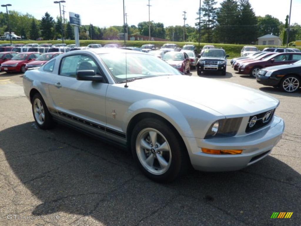 2007 Mustang V6 Deluxe Coupe - Satin Silver Metallic / Dark Charcoal photo #6