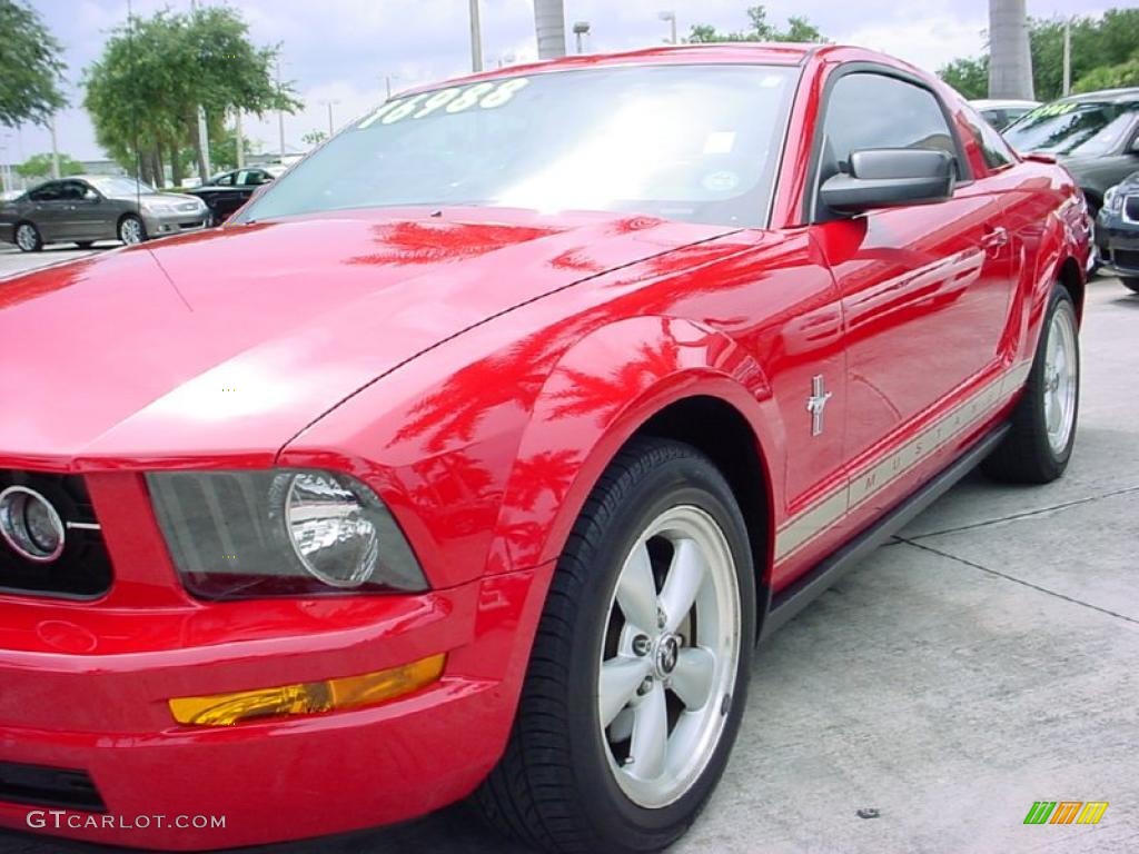 2007 Mustang V6 Deluxe Coupe - Torch Red / Medium Parchment photo #10