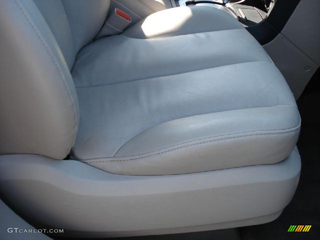 2004 Pacifica AWD - Stone White / Light Taupe photo #21