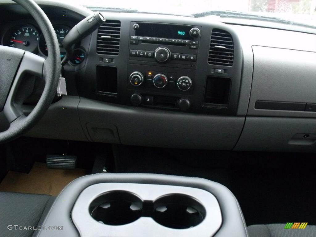 2010 Silverado 1500 LS Crew Cab - Black / Dark Titanium photo #15