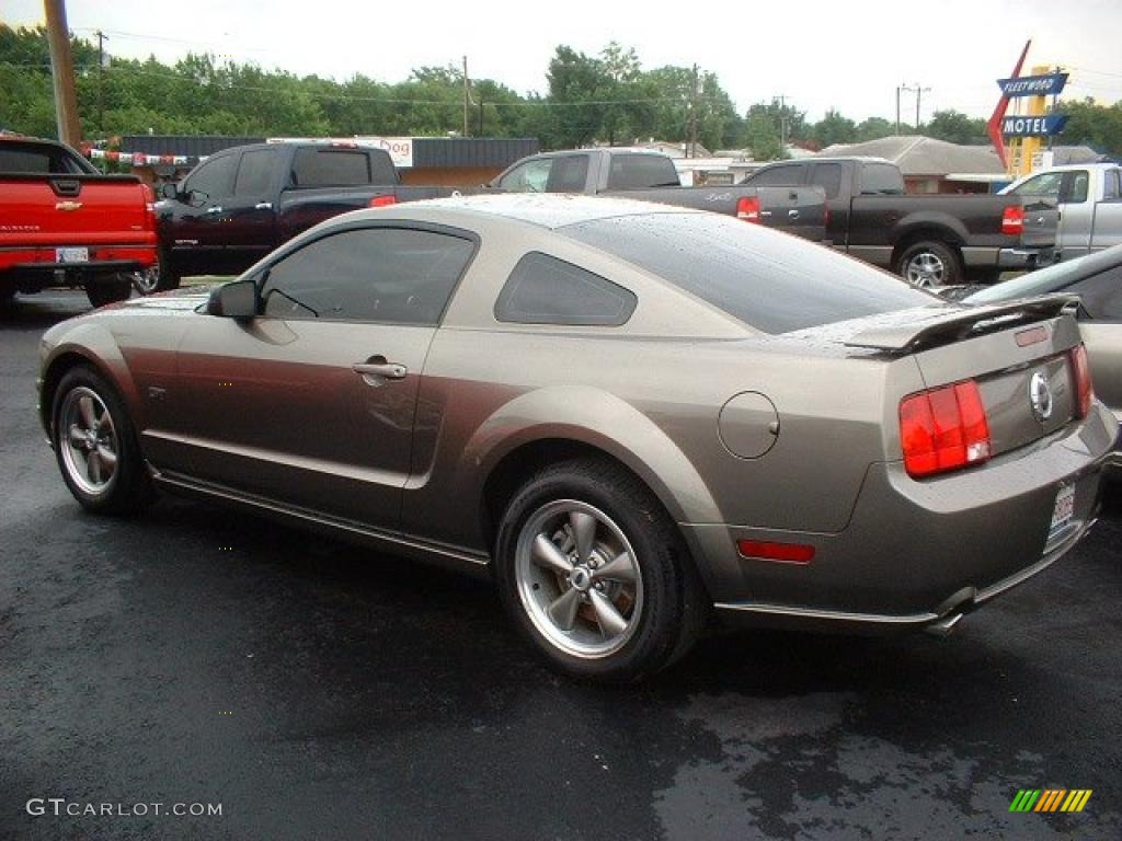 2005 Mustang GT Premium Coupe - Mineral Grey Metallic / Dark Charcoal photo #6