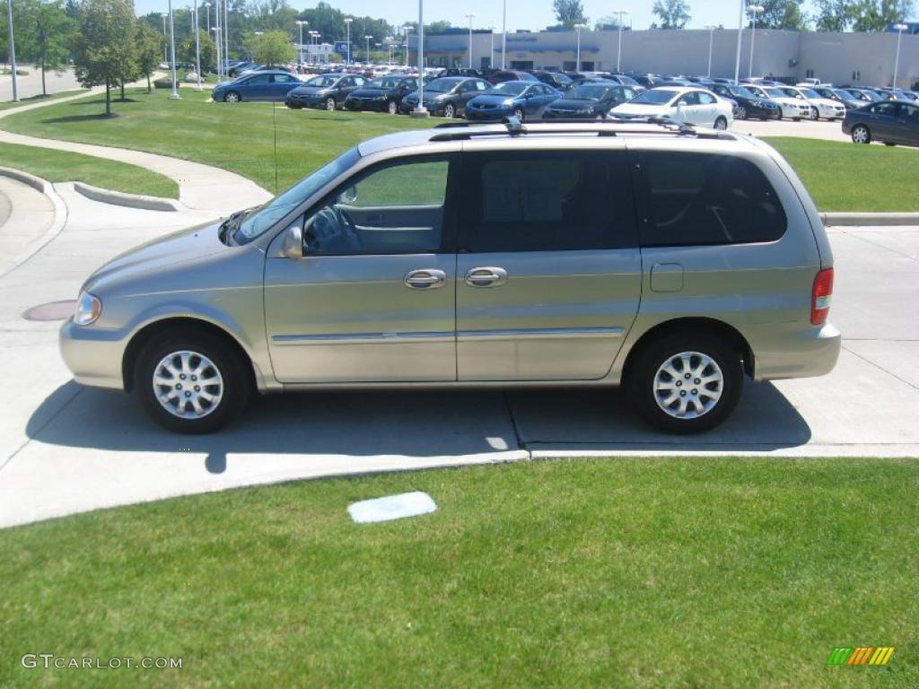 2005 Sedona LX - Silky Beige Metallic / Beige photo #6