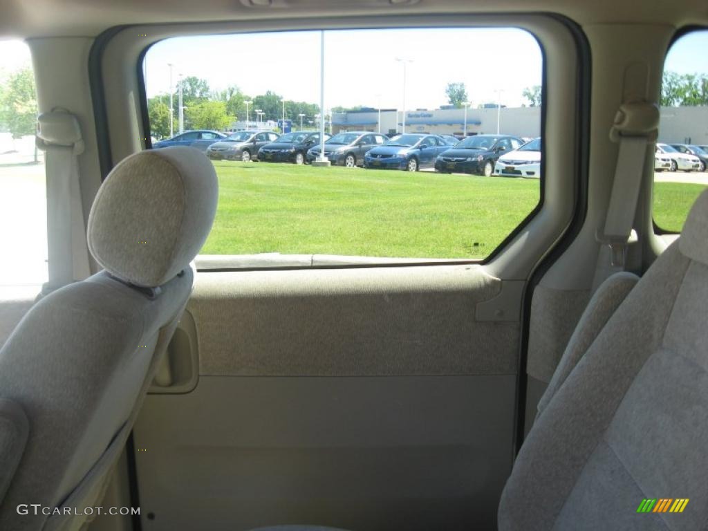 2005 Sedona LX - Silky Beige Metallic / Beige photo #16