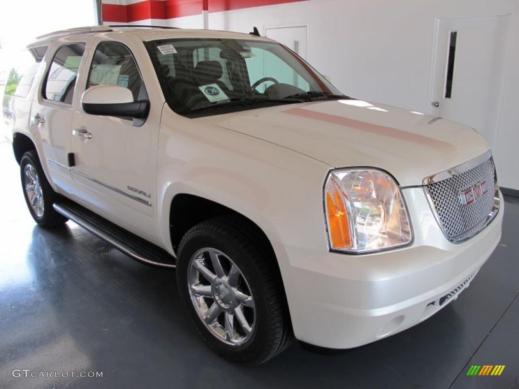 2010 Yukon Denali AWD - White Diamond Tricoat / Ebony photo #1