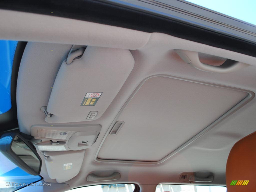 2005 V70 R AWD - Magic Blue Metallic / R Atacama Natural photo #17
