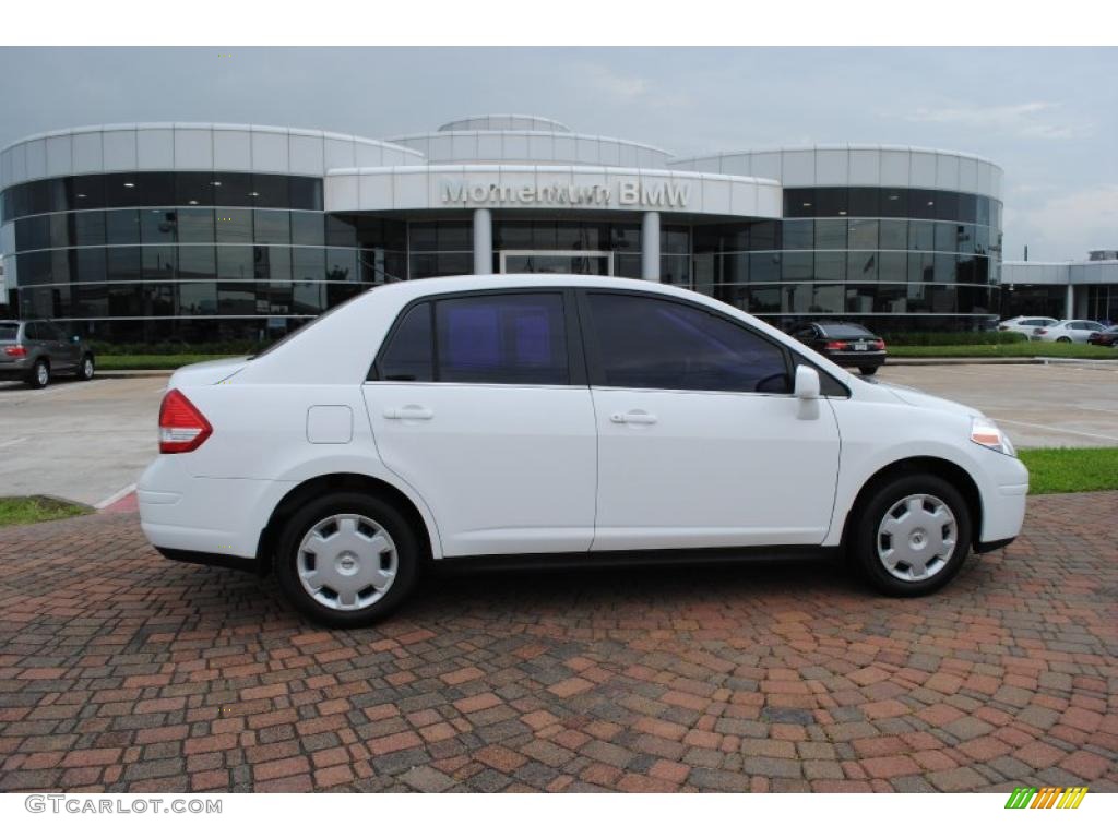 2008 Versa 1.8 S Sedan - Fresh Powder White / Charcoal photo #1