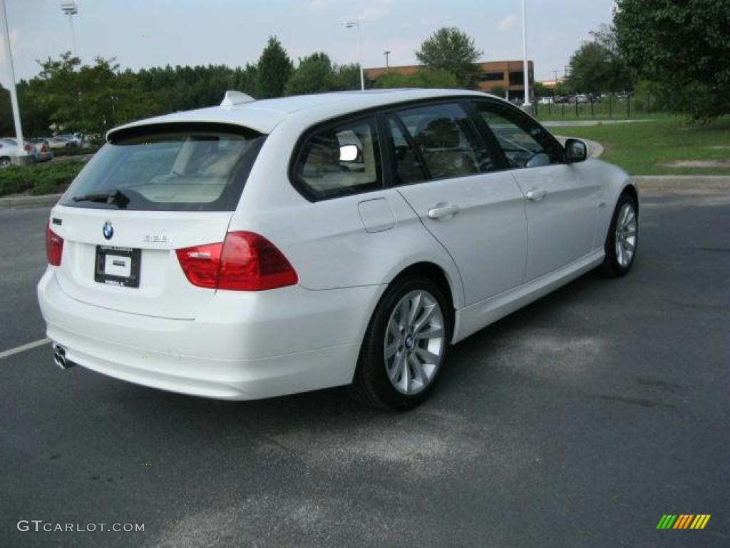 2011 3 Series 328i Sports Wagon - Alpine White / Beige photo #2