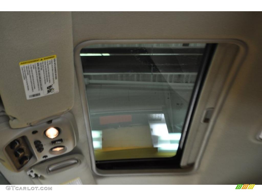 2003 Suburban 1500 LT 4x4 - Indigo Blue Metallic / Tan/Neutral photo #11