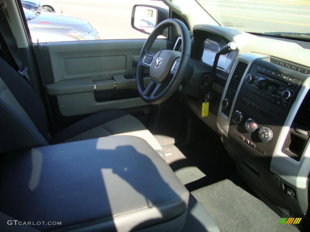 2009 Ram 1500 SLT Quad Cab 4x4 - Austin Tan Pearl / Dark Slate/Medium Graystone photo #15