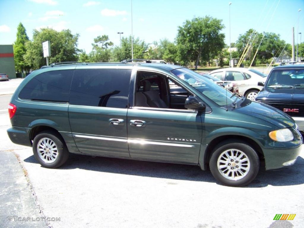 2001 Town & Country Limited - Shale Green Metallic / Taupe photo #3
