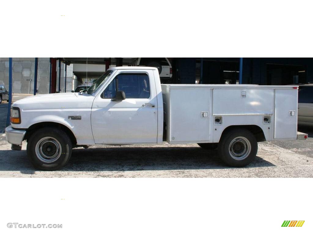 1994 F250 XL Regular Cab Chassis Utility - White / Tan photo #3