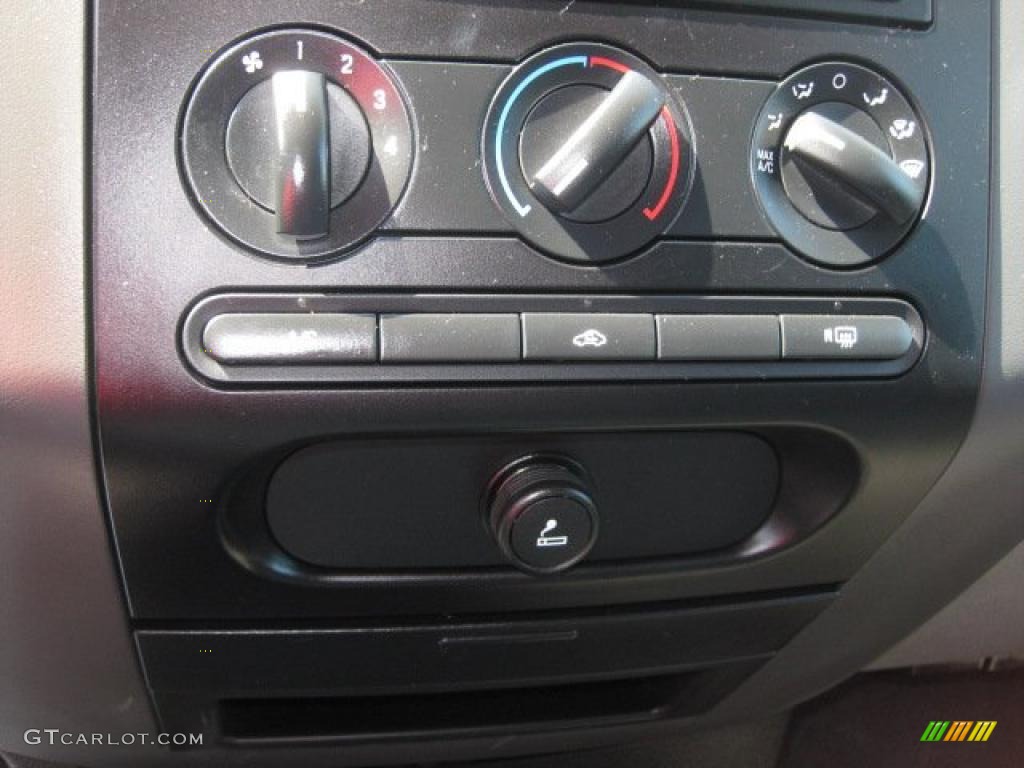 2004 F150 XLT SuperCrew 4x4 - Medium Wedgewood Blue Metallic / Black/Medium Flint photo #35