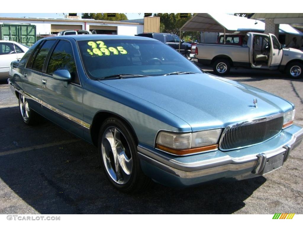 1992 Roadmaster Limited - Medium Sapphire Blue Metallic / Blue photo #3