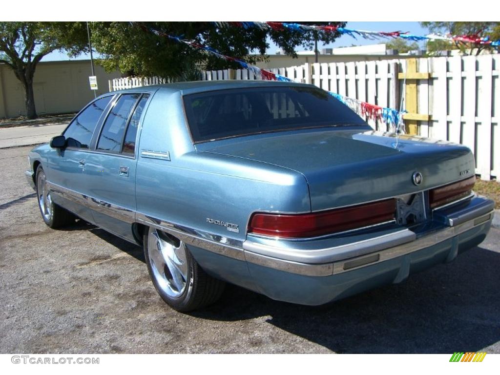 1992 Roadmaster Limited - Medium Sapphire Blue Metallic / Blue photo #5