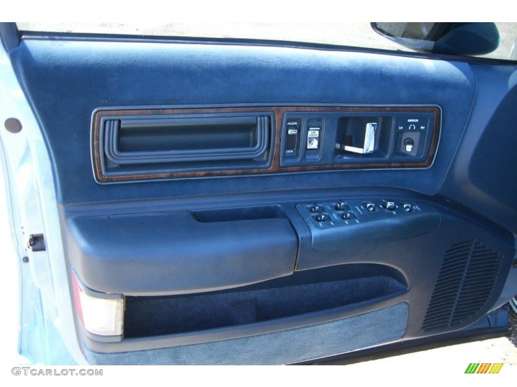 1992 Roadmaster Limited - Medium Sapphire Blue Metallic / Blue photo #8