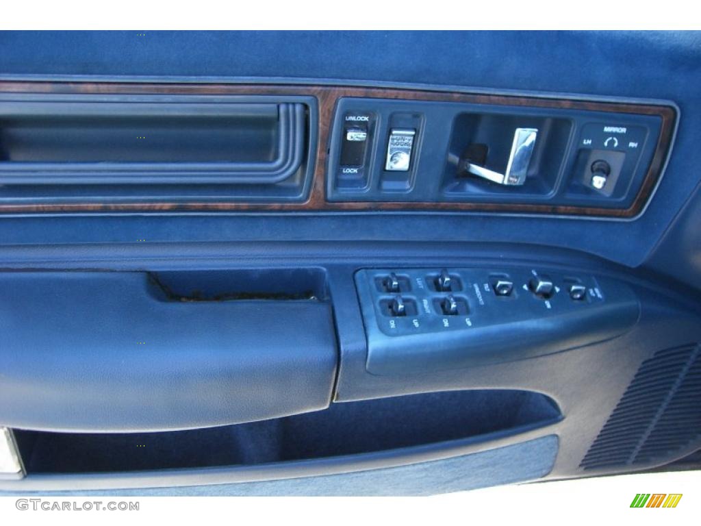 1992 Roadmaster Limited - Medium Sapphire Blue Metallic / Blue photo #12