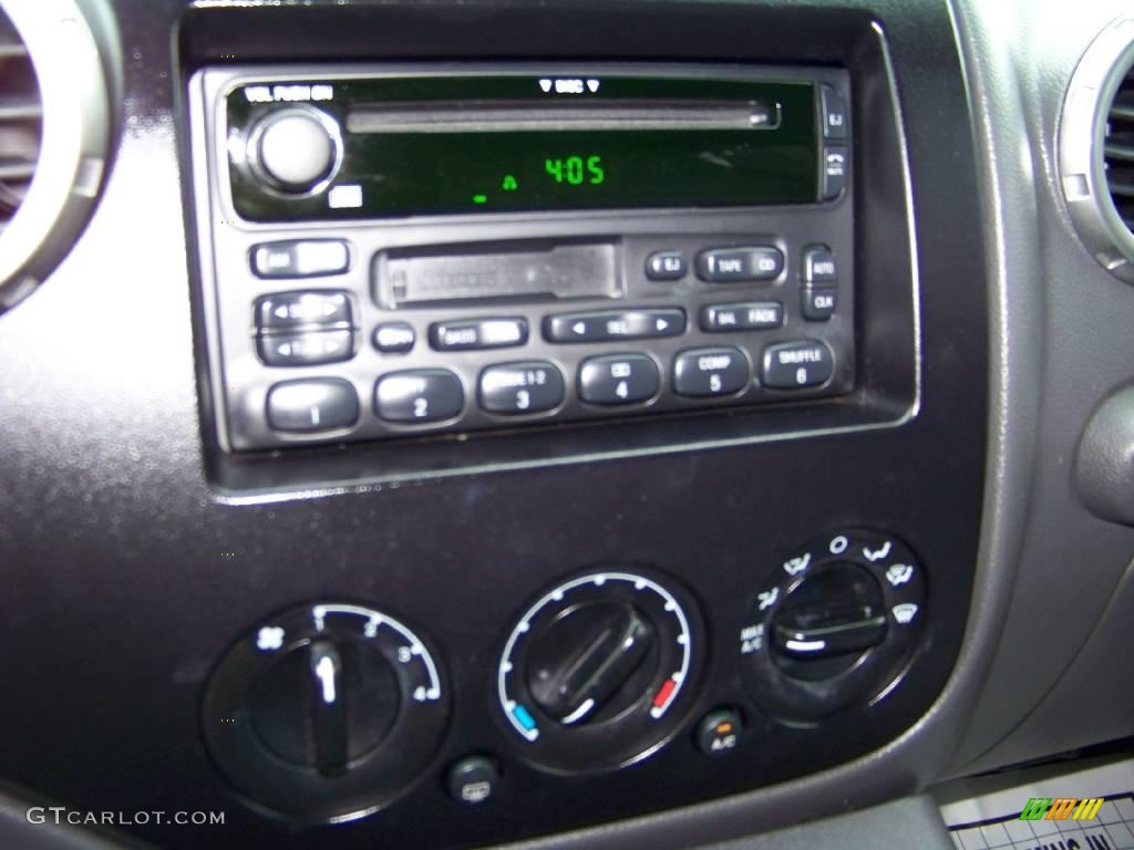 2003 Expedition XLT - Silver Birch Metallic / Flint Grey photo #10