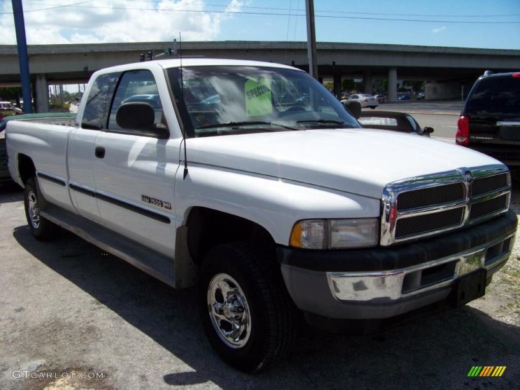 1998 Ram 1500 Laramie SLT Extended Cab 4x4 - Bright White / Gray photo #3