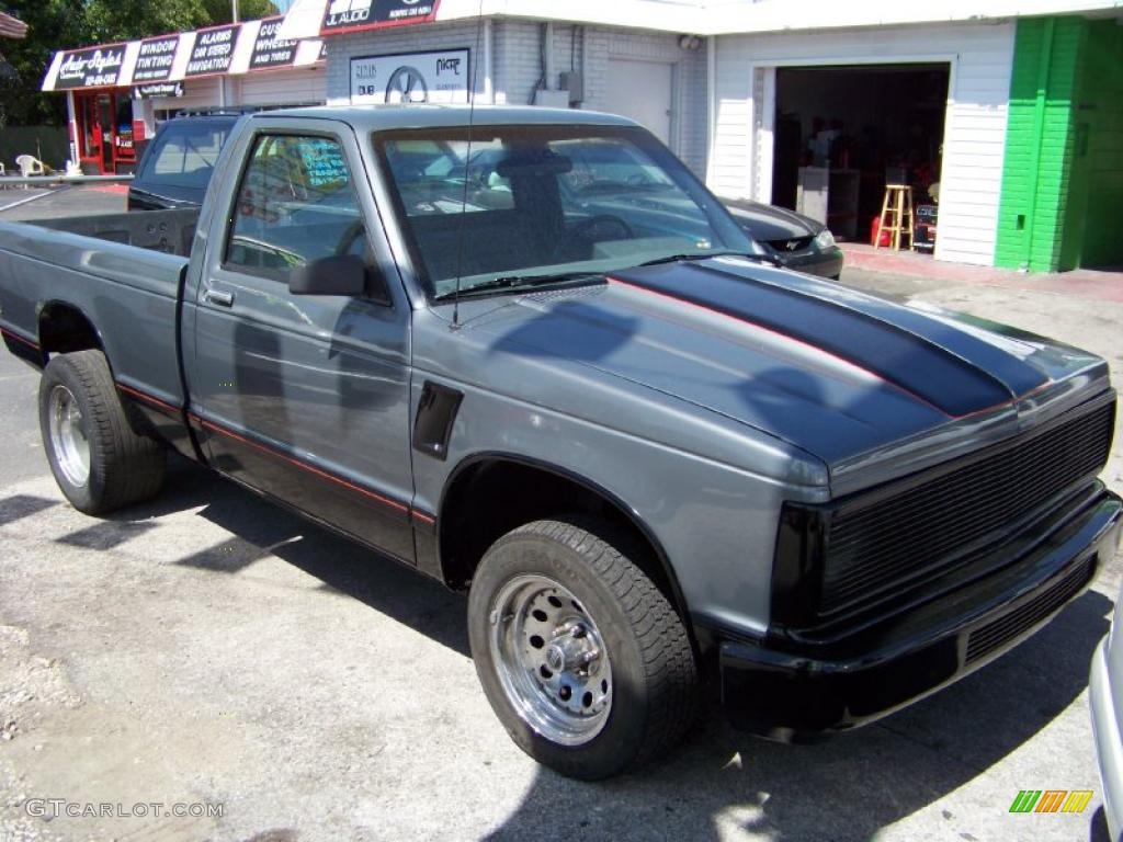 1989 S10 Regular Cab - Midnight Black / Charcoal photo #3