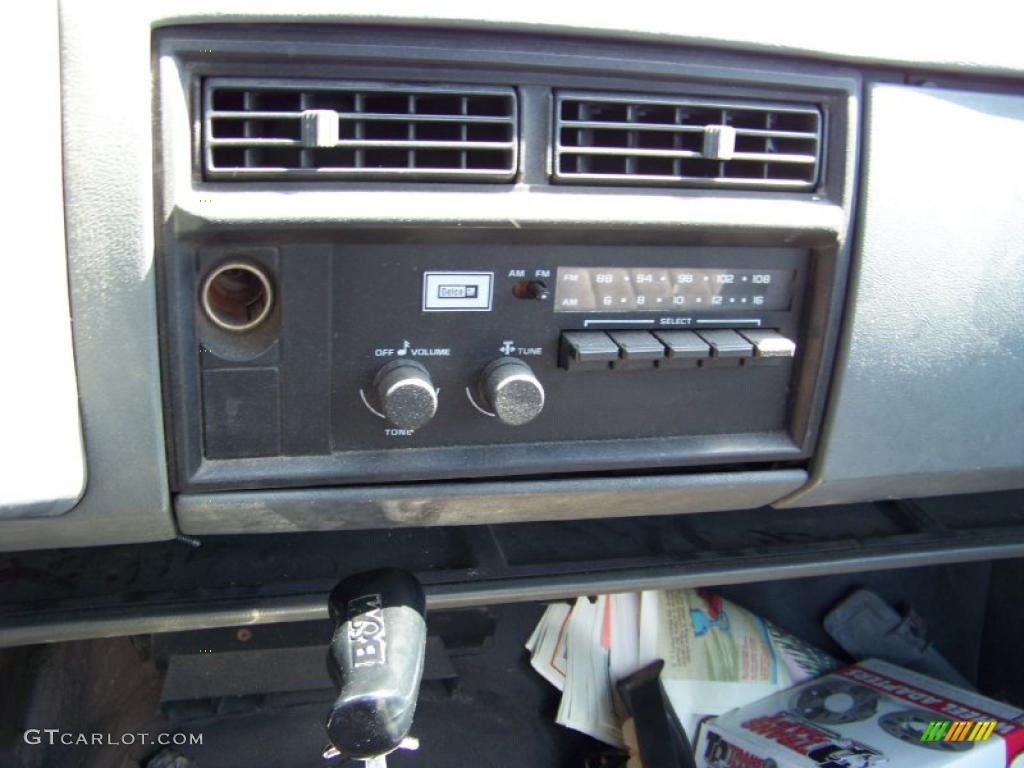 1989 S10 Regular Cab - Midnight Black / Charcoal photo #9