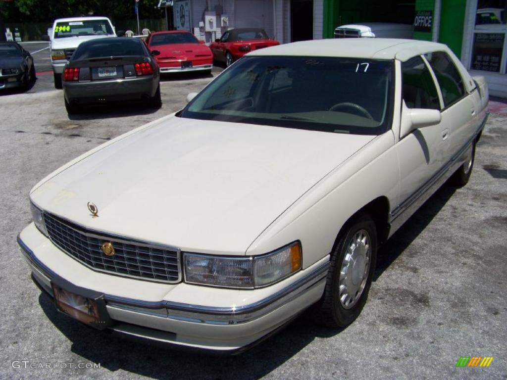 1996 DeVille Sedan - White / Neutral Shale photo #1