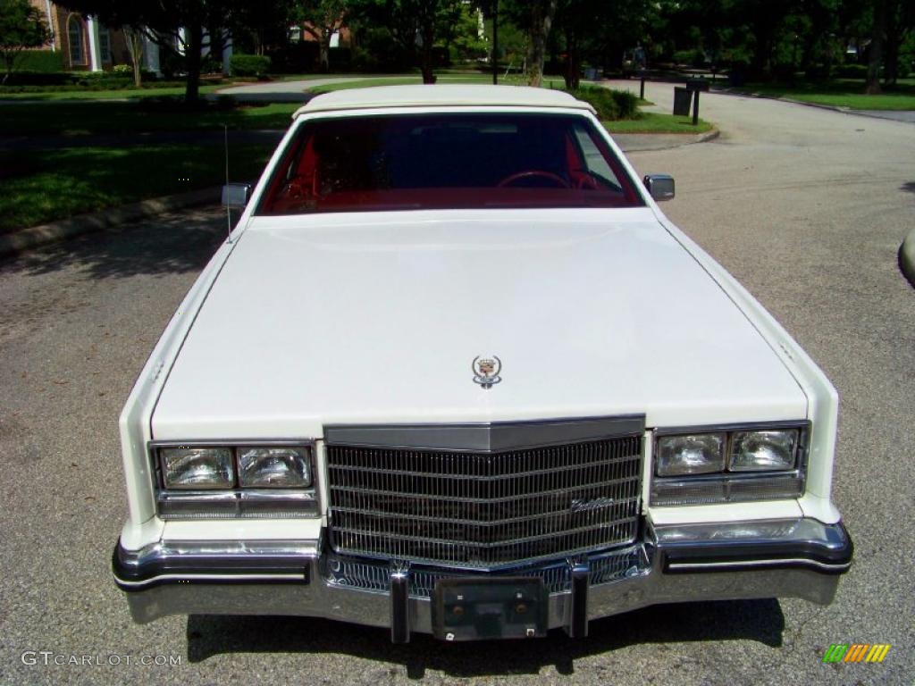 1985 Eldorado Biarritz Convertible - White / Carmine Red photo #51