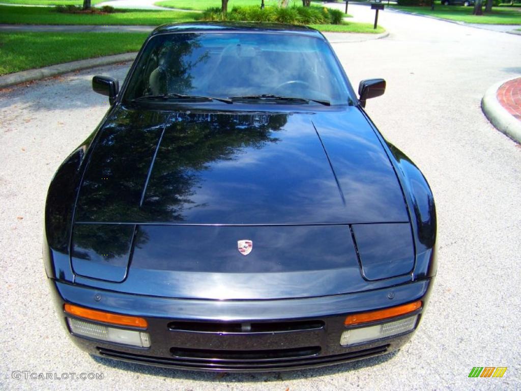 Black Porsche 944