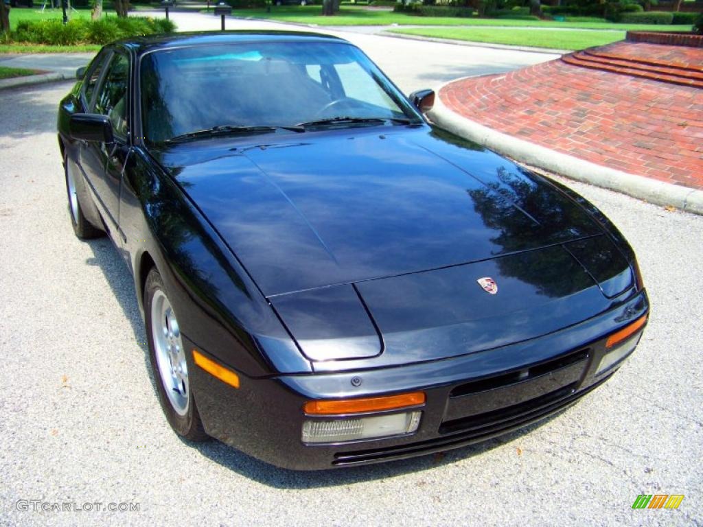 1986 944 Turbo - Black / Black photo #13