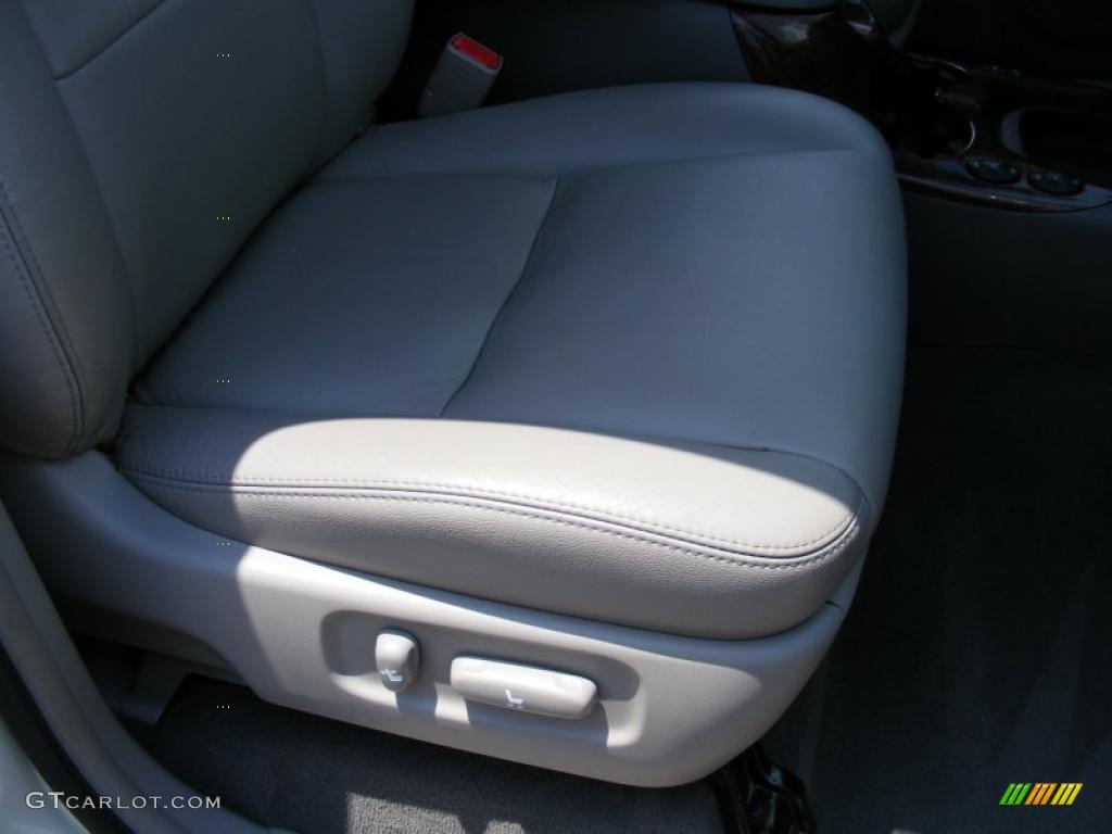 2006 Sequoia Limited 4WD - Natural White / Taupe photo #16