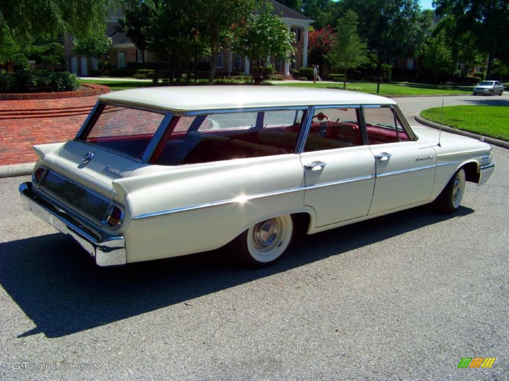 1961 Monterey Commuter Station Wagon - Knight White / Red/White photo #5