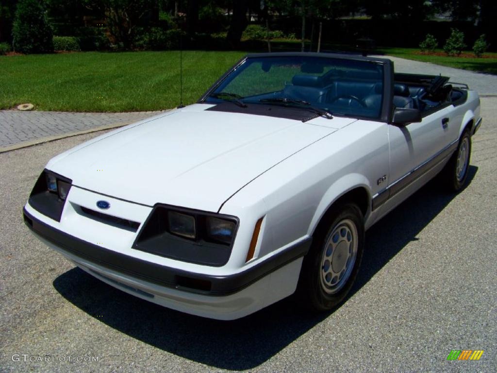 1985 Mustang GT Convertible - Oxford White / Blue photo #10