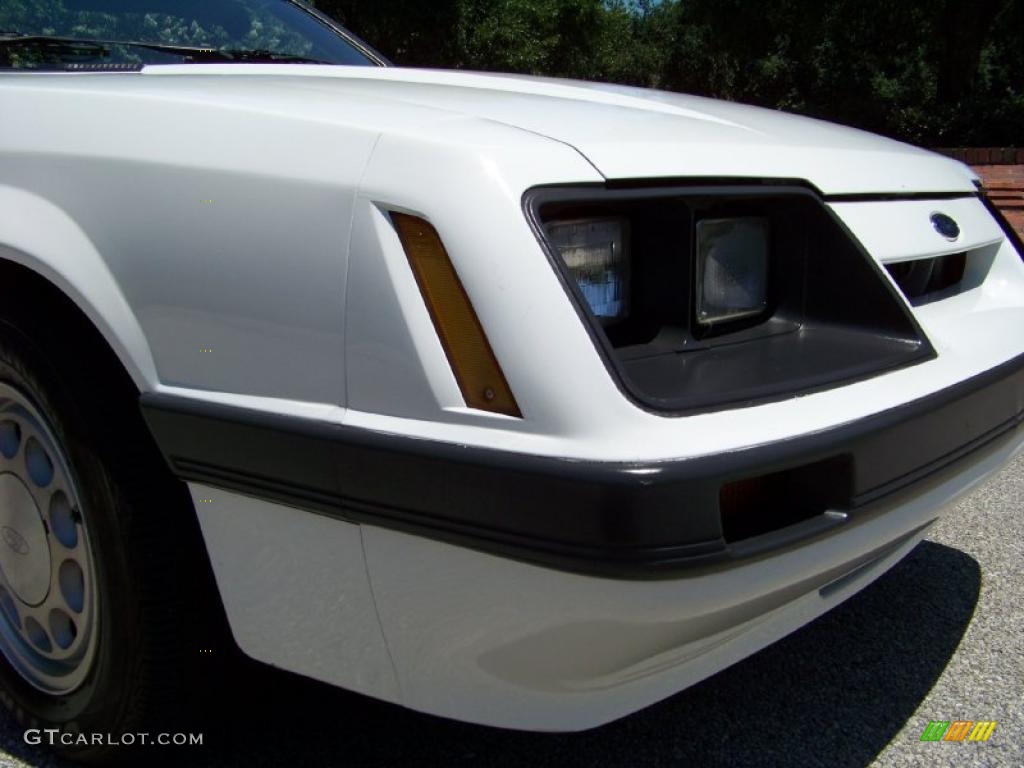 1985 Mustang GT Convertible - Oxford White / Blue photo #12