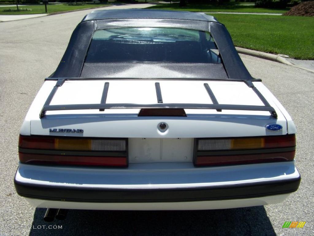 1985 Mustang GT Convertible - Oxford White / Blue photo #47