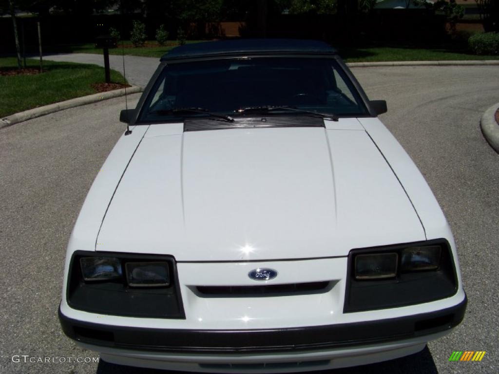 1985 Mustang GT Convertible - Oxford White / Blue photo #50