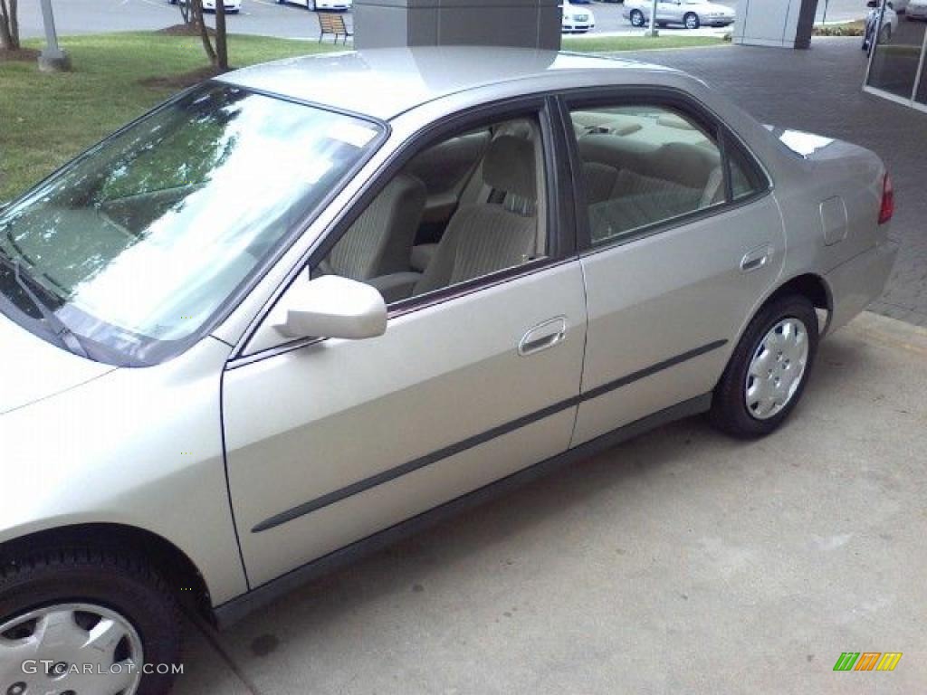 1998 Accord LX Sedan - Heather Mist Metallic / Ivory photo #20