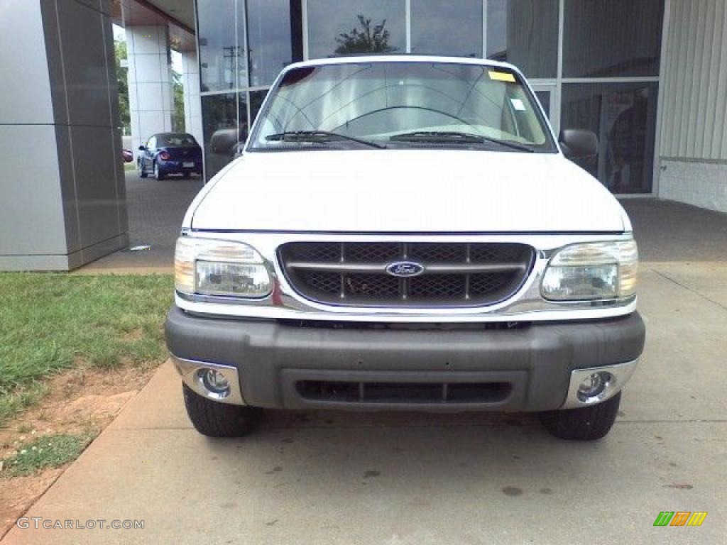 1999 Explorer XLT 4x4 - Oxford White / Medium Prairie Tan photo #2