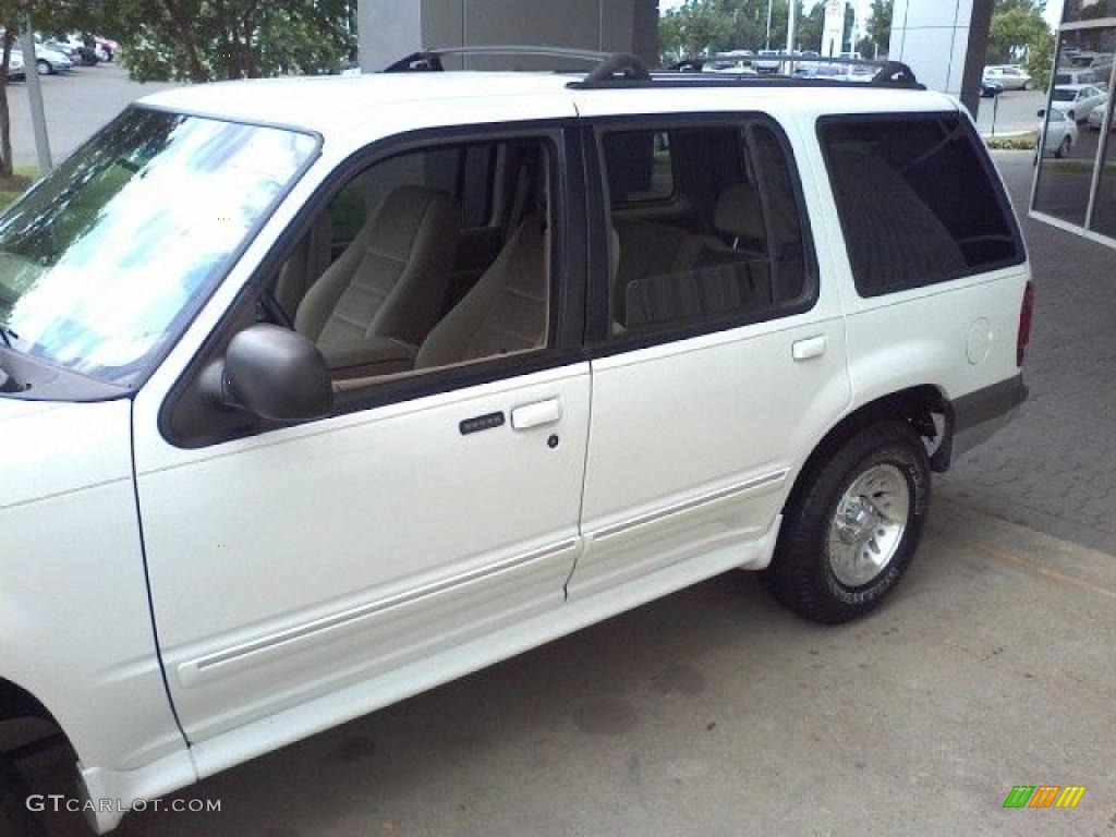 1999 Explorer XLT 4x4 - Oxford White / Medium Prairie Tan photo #20
