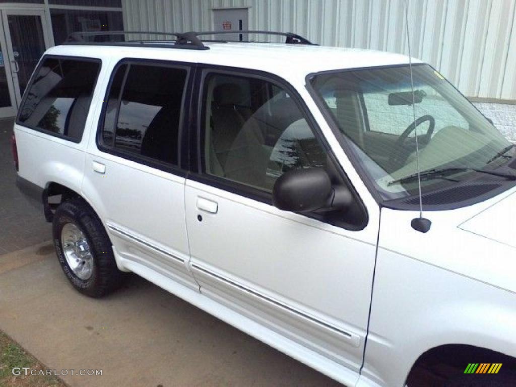 1999 Explorer XLT 4x4 - Oxford White / Medium Prairie Tan photo #21