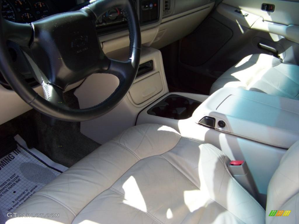 2002 Tahoe Z71 4x4 - Light Pewter Metallic / Tan/Neutral photo #9