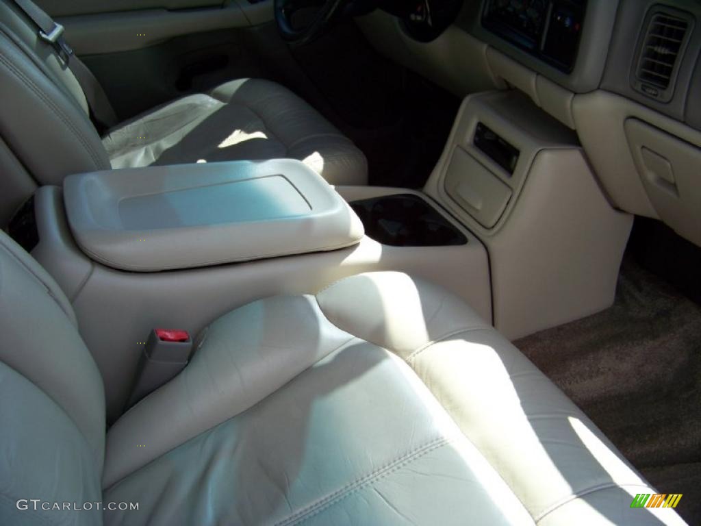 2002 Tahoe Z71 4x4 - Light Pewter Metallic / Tan/Neutral photo #12