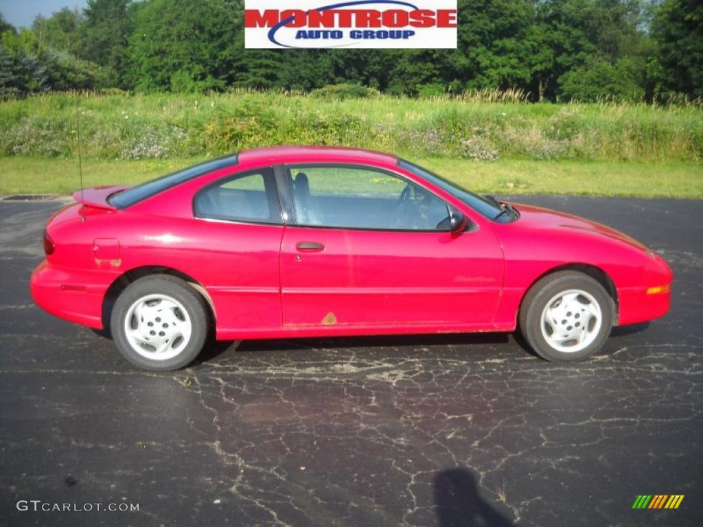 1998 Bright Red Pontiac Sunfire Se Coupe 32391601 Gtcarlot Bright Red Pontiac Sunfire